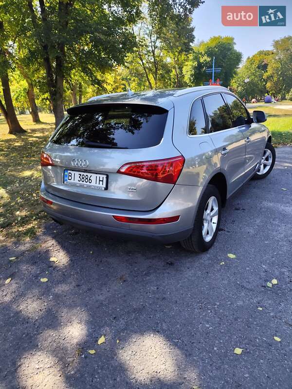 Внедорожник / Кроссовер Audi Q5 2011 в Гадяче