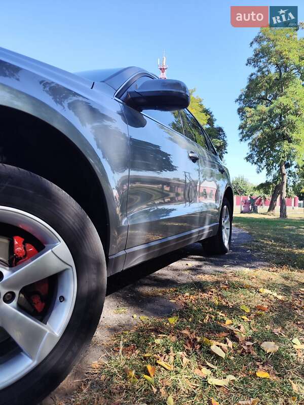 Внедорожник / Кроссовер Audi Q5 2011 в Гадяче