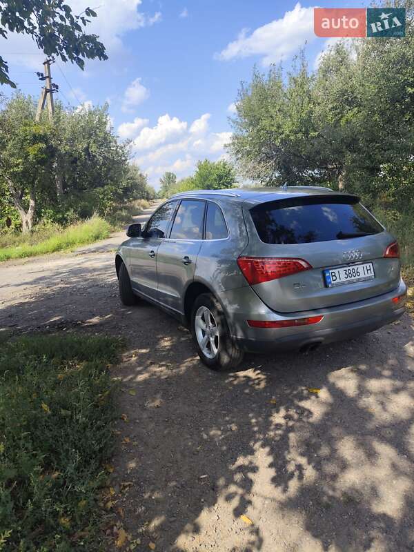 Внедорожник / Кроссовер Audi Q5 2011 в Гадяче