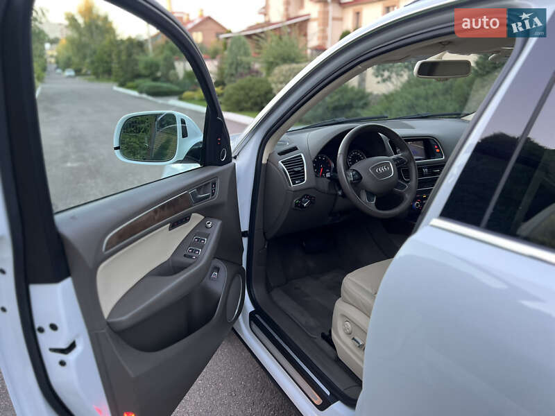 Позашляховик / Кросовер Audi Q5 2015 в Рівному