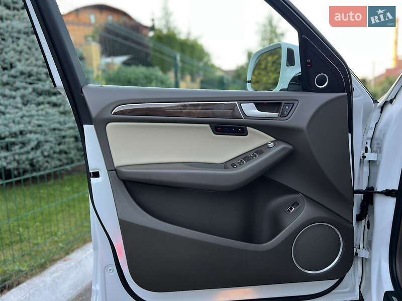 Позашляховик / Кросовер Audi Q5 2015 в Рівному
