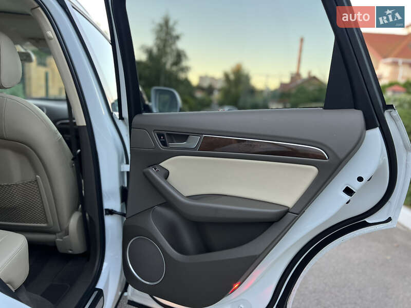 Позашляховик / Кросовер Audi Q5 2015 в Рівному