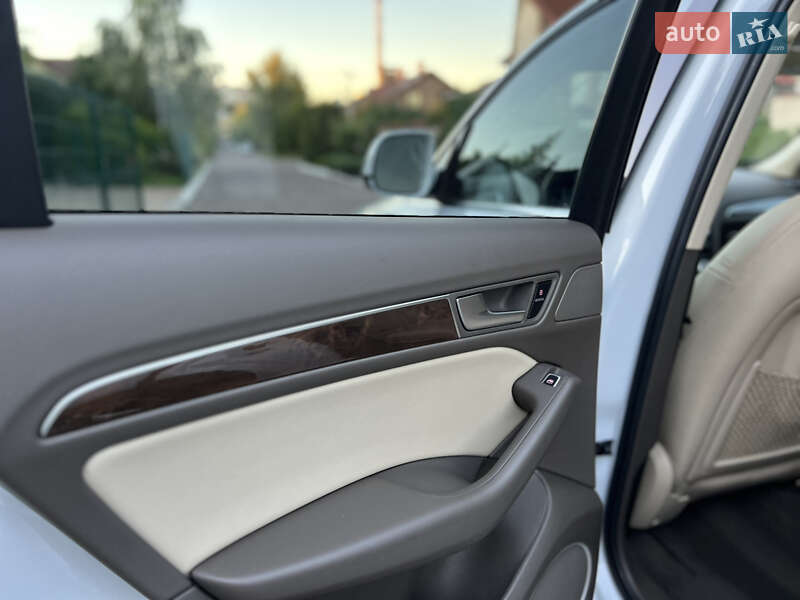 Позашляховик / Кросовер Audi Q5 2015 в Рівному