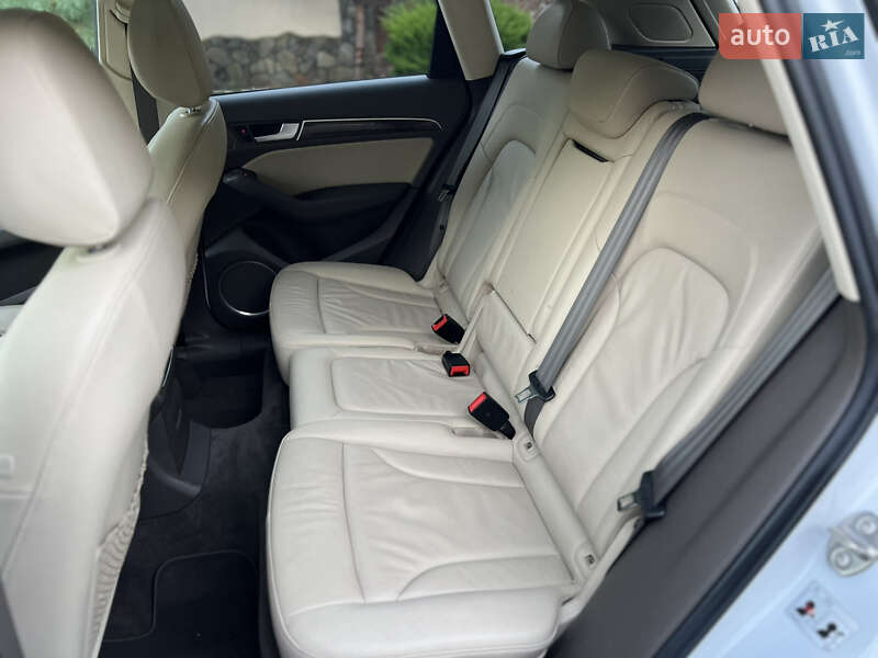 Позашляховик / Кросовер Audi Q5 2015 в Рівному