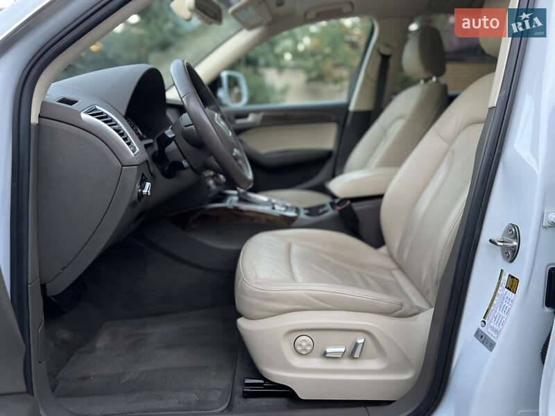 Позашляховик / Кросовер Audi Q5 2015 в Рівному