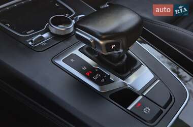 Внедорожник / Кроссовер Audi Q5 2017 в 