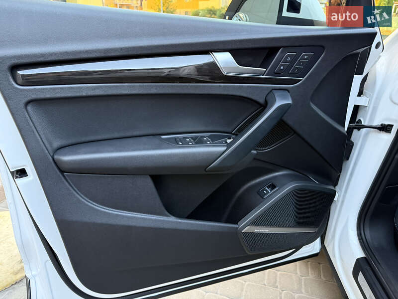 Позашляховик / Кросовер Audi Q5 2018 в Києві