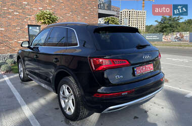 Позашляховик / Кросовер Audi Q5 2019 в 