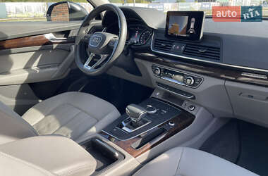 Позашляховик / Кросовер Audi Q5 2019 в 