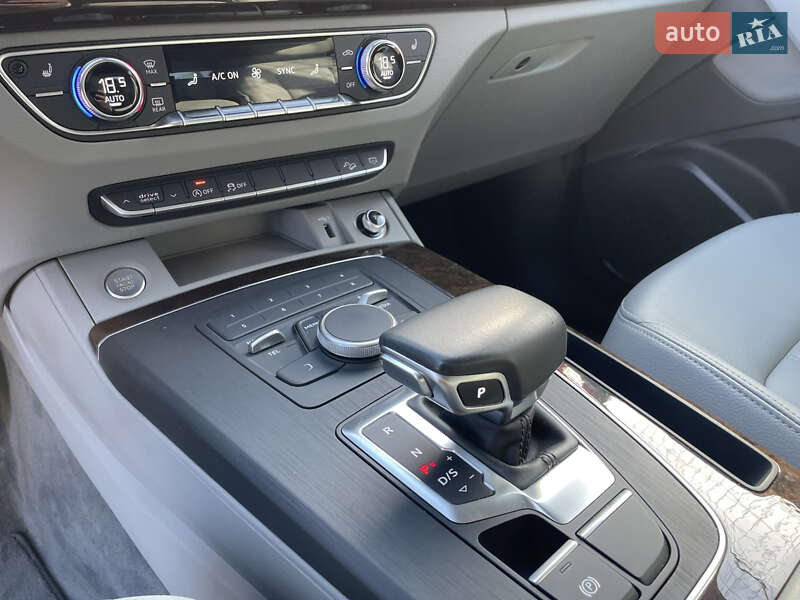 Внедорожник / Кроссовер Audi Q5 2019 в Киеве