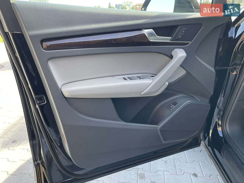 Внедорожник / Кроссовер Audi Q5 2019 в Киеве