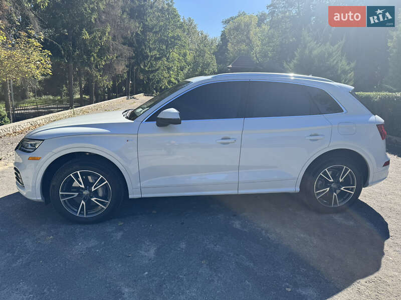 Внедорожник / Кроссовер Audi Q5 2019 в Тернополе
