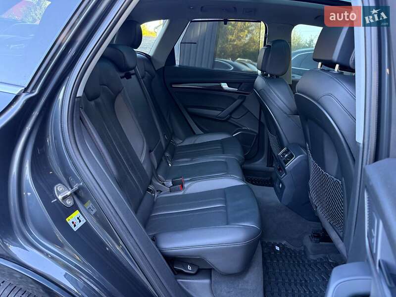 Внедорожник / Кроссовер Audi Q5 2017 в Хмельницком