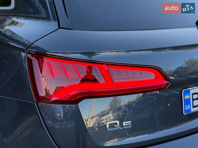 Внедорожник / Кроссовер Audi Q5 2017 в Хмельницком