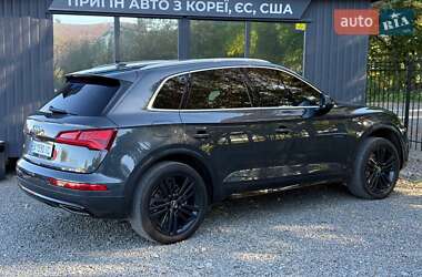 Внедорожник / Кроссовер Audi Q5 2017 в 