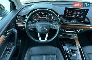 Внедорожник / Кроссовер Audi Q5 2021 в 
