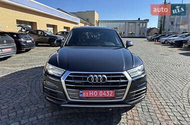 Внедорожник / Кроссовер Audi Q5 2018 в 