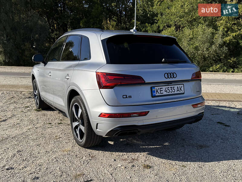 Внедорожник / Кроссовер Audi Q5 2022 в Днепре