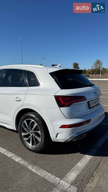 Внедорожник / Кроссовер Audi Q5 2021 в Киеве