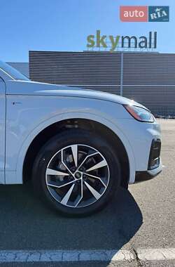 Позашляховик / Кросовер Audi Q5 2021 в 