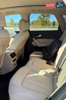 Позашляховик / Кросовер Audi Q5 2021 в 