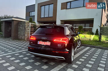 Внедорожник / Кроссовер Audi Q5 2018 в 