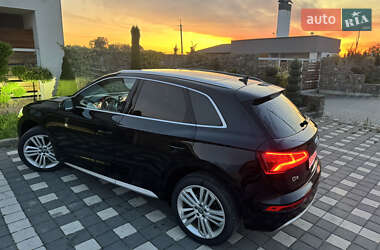 Внедорожник / Кроссовер Audi Q5 2018 в 