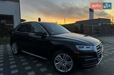 Внедорожник / Кроссовер Audi Q5 2018 в 