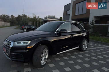 Внедорожник / Кроссовер Audi Q5 2018 в 