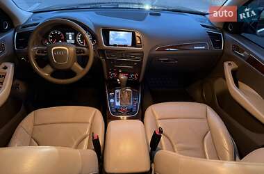 Внедорожник / Кроссовер Audi Q5 2011 в 