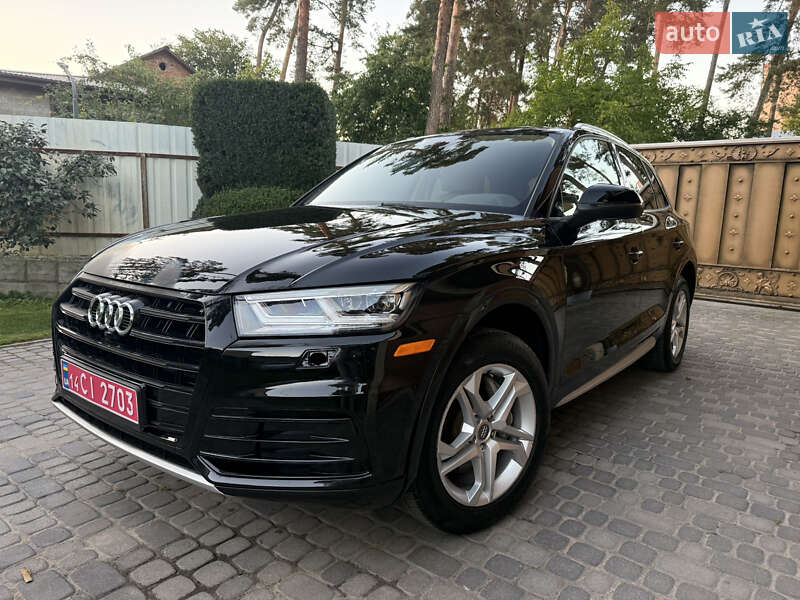 Позашляховик / Кросовер Audi Q5 2018 в Львові