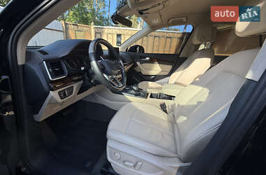 Внедорожник / Кроссовер Audi Q5 2018 в 