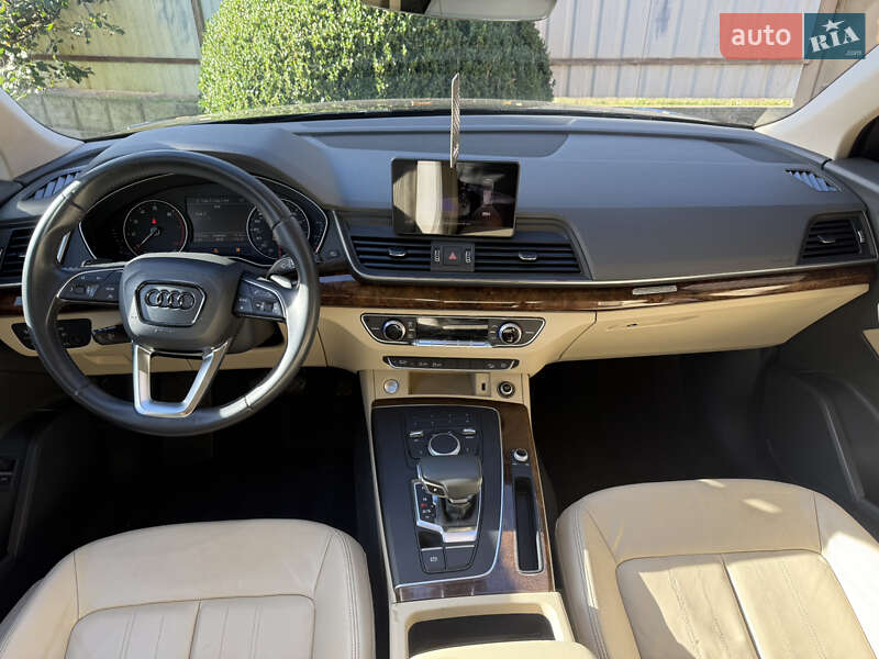 Позашляховик / Кросовер Audi Q5 2018 в Львові