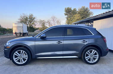 Внедорожник / Кроссовер Audi Q5 2018 в 