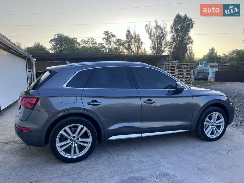 Внедорожник / Кроссовер Audi Q5 2018 в Запорожье