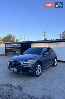 Внедорожник / Кроссовер Audi Q5 2018 в 