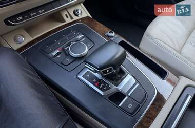 Внедорожник / Кроссовер Audi Q5 2018 в 