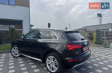 Внедорожник / Кроссовер Audi Q5 2018 в 