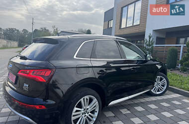 Внедорожник / Кроссовер Audi Q5 2018 в 