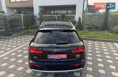 Внедорожник / Кроссовер Audi Q5 2018 в 