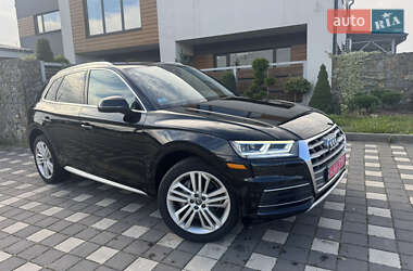 Внедорожник / Кроссовер Audi Q5 2018 в 