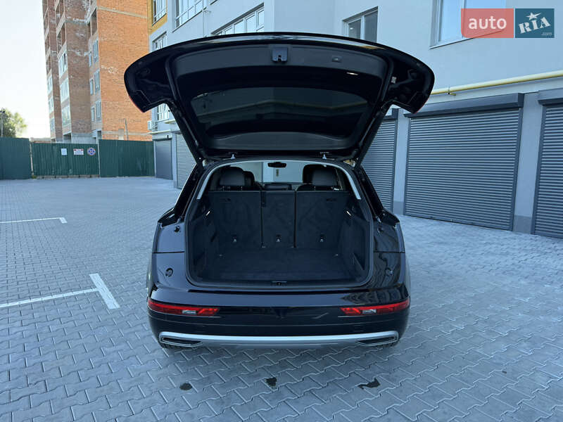 Внедорожник / Кроссовер Audi Q5 2019 в Хмельницком