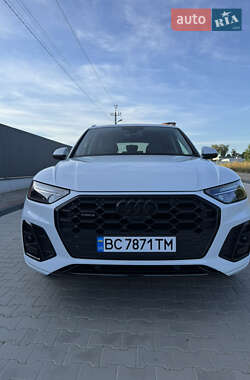 Внедорожник / Кроссовер Audi Q5 2021 в 