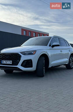 Внедорожник / Кроссовер Audi Q5 2021 в 