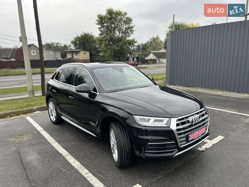 Позашляховик / Кросовер Audi Q5 2017 в Києві