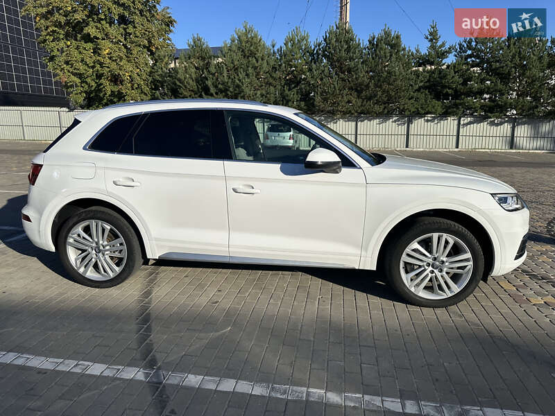 Внедорожник / Кроссовер Audi Q5 2018 в Луцке фото 3 Внедорожник / Кроссовер Audi Q5 2018 в Луцке