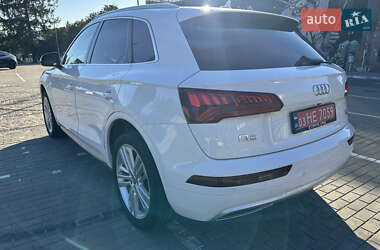 Внедорожник / Кроссовер Audi Q5 2018 в 