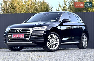 Внедорожник / Кроссовер Audi Q5 2017 в 