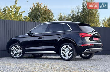 Внедорожник / Кроссовер Audi Q5 2017 в 