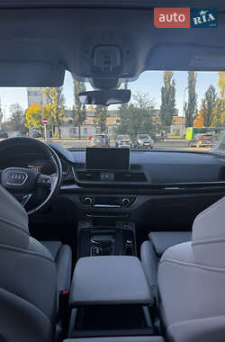 Внедорожник / Кроссовер Audi Q5 2019 в 